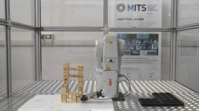 Robot realizzato al MITS di Udine