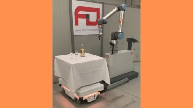 Grappa Nonino versata da un Cobot e servita da un Robot Mobile Autonomo #MIR